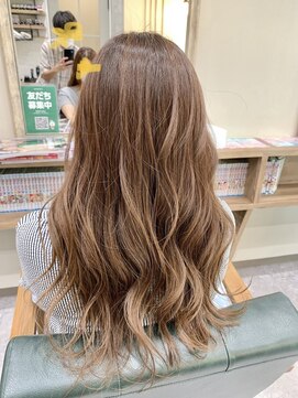 テト(teto) 抜きっぱなしブリーチ/ダブルカラー/レイヤーカット/宜野湾/浦添