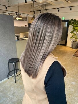 メリー オオサカ(Merly Osaka) 外国人風ヌーディーアッシュなバレイヤージュ