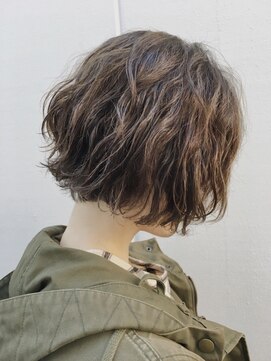 アンドチル 渋谷(AND CHILL) ラフウェーブのショートボブ/20代30代40代大人ショート/渋谷