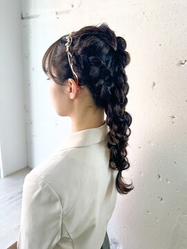 ヘアーワークス ヘルム 渋谷店(HAIR WORKS HELM) ［HELM渋谷]編みおろしアレンジ