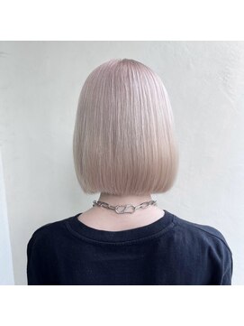 アヴァンス ジェイアール和歌山店(AVANCE.) 派手髪×ハイトーン×ホワイトカラー×ボブカット