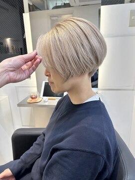 セルン(cerne) ベリーショート大人ショート刈り上げツーブロックブリーチ40代