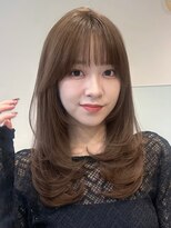 ノイカーム(noi Calm)&nbsp;顔周りレイヤーカットくびれヘアミルクティーベージュカラー