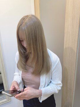 ブロッサム 保谷(Blossom) 20代30代大人可愛い艶感ミルクティーベージュケアブリーチ
