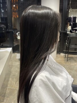 エイチ(811) シャギーカットルーツカラーウルフカットショートカットボブ