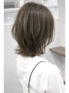 オウル(Owll) ☆Owll☆外ハネミディアムレイヤーボブオリーブベージュ