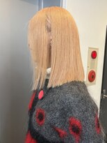 スリット(slit)&nbsp;透明感あふれるコーラルニュアンス