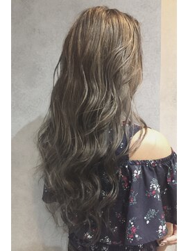 ヘアサロンM 新宿 ハイライト×グレージュ【担当.黒木】