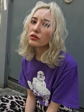 ジーナ(XENA) パールホワイト