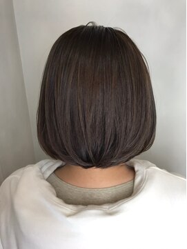 ラトリエ ブロカント 立川北口店(L'atelier BROCANTE) ミニマムボブ ジグザグバング 大人可愛い 小顔 ナチュラルボブ