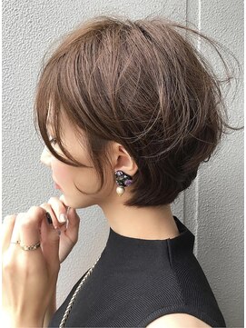 ペネロープ(Penelope) 動く質感ショート　くびれショート　ハンサムショート　YACHI