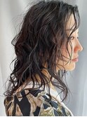 ミディアム×ナチュラルソバージュ×黒髪【本多身和子】
