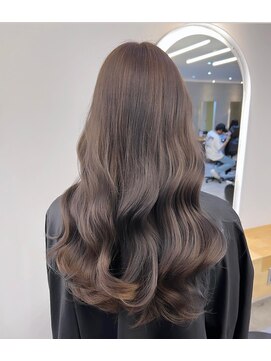 ジーナ 渋谷駅前(Zina) shion ブリーチで作るミルクティーグレージュ