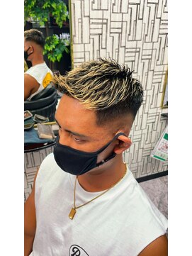 アローズ 久留米店(arose) ハイトーンブリーチ×ハイライト×フェードカットメンズヘア