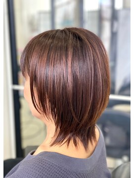 アヴソリューク(Absoluk) 大人のミディアムボブレイヤー 40代50代 レイヤー ウルフ