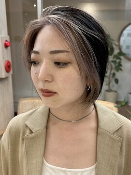 サンク 原宿 表参道(cinq) インナーカラーベージュカラーイヤリングカラーハイトーンカラー