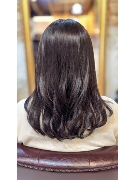 トイロ(toiro) ダークパープルとミディヘア