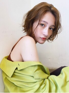 ヒュージ 表参道(huge) ウェーブパーマボブ/エアリーミディーショート＿コンマへア