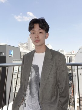 スタニング 渋谷(STUNNING.) ニュアンスパーマ/メンズカット/センターパート/渋谷