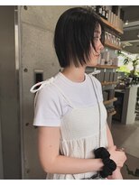 ウーフ(U-fu) ボブ ハイレイヤー 抜け感ショート