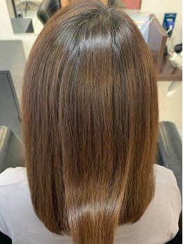ファクトリーヘア(FACTORY HAIR)の写真/ダメージが気になる方必見！超音波トリートメントや髪質改善トリートメントで、滑らかなサラ艶な髪質へ♪