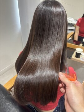 クラン 岡本(Chlan) 極艶ストレート×ナチュラルブラウン