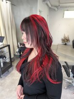 シーン(seen)&nbsp;ハッシュカットロングウルフレイヤー赤髪派手髪