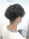 縦落ちシャドウパーマ/刈り上げツーブロックビジネスメンズヘア