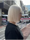 ホワイト/ブロンド/抜きっぱなしボブ