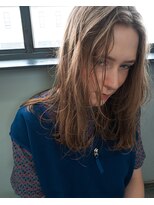 ヌーク(NUUK)&nbsp;★NUUK★透明感のあるハイライトとミディアムロング