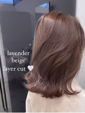 フォンズ(FONS) ピンクカラーブリーチなしツヤカラーくびれミディレイヤーカット