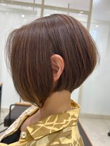 30代40代　前下がりショート　艶感　ナチュラルブラウン