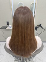 リノ 金山(Rino)&nbsp;デザインカラー/レイヤーカット/ウェットヘア/オリーブベージュ