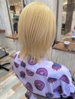 オーフェス 福島店(AUFES)の写真/【Aujua正規取り扱い】一人ひとりの髪質に合うトリートメントをお選びします◎自分史上最高の艶、透明感へ!