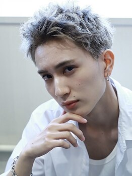 キングス(KINGS by RIGOLETTO)の写真/【ツイストスパイラルが人気】メンズ専門のスタイリストが施術☆自宅スタイリングのコツもアドバイス！