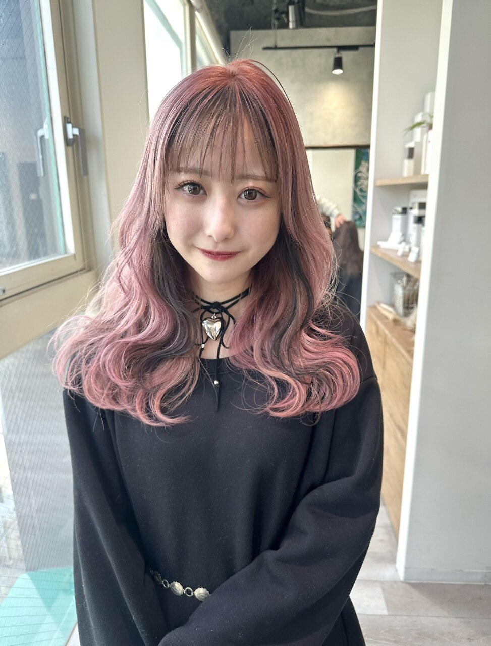 ピンクベージュ/ブリーチ/表参道/原宿/女性美容師