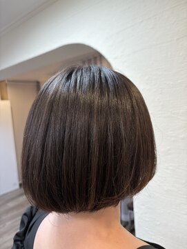 カーリィ(Karly) 艶髪ボブ