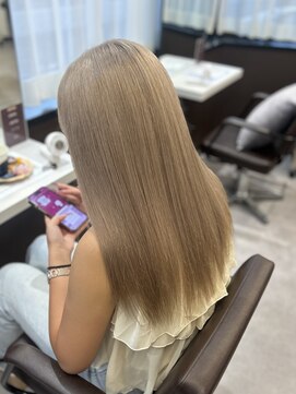 コビーバイジーナ 梅田茶屋町(Coby by Zina) ミルクティーカラー＊ブリーチ【hina】