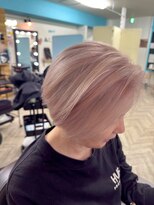 ウル(ulu)&nbsp;名東区　ピンクベージュカラー　透明感カラー　ショート