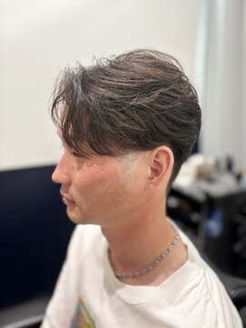 リバティシェアバーバー 銀座(LIBERTY SHARE BARBER) ナチュラルフェザーパーマスタイル