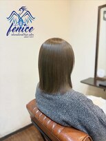 フェニーチェ(fenice international hair salon)&nbsp;切りっぱなしボブ/外ハネスタイルグレーアッシュ