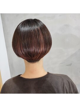 パドゥー(PADOU) 丸見えインナーかりあげボブ