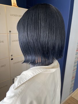 コワファースト 大分(COIFF1RST) ブルーブラックカラー