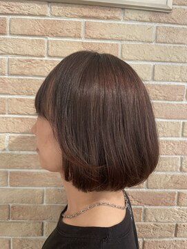 レヴル(REBEL) ナチュラルボブ/レイヤーカット/暗めカラー/30代40代50代