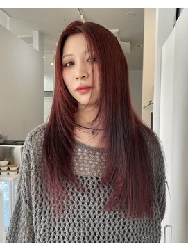 カーラ(kalah) 赤髪ロングワインレッド10代20代レイヤーカット髪質改善