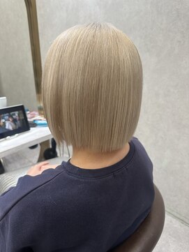 ロンド レア 天神大名店(Lond Le’a) 小顔に見せるヘア/ワンレン/ボブウルフ/ネビージュ/黒髪カタログ