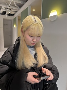 ムーム(Momb) 抜きっぱなしブロンドリタッチ