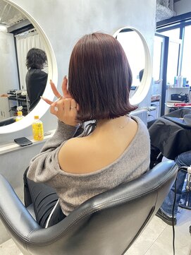 フランチェスカドットボブ(francesca.bob) ピンクブラウン×外はねボブ【渡辺俊弥】梅田