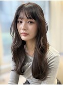 透明感グレージュ/ 低めレイヤーでゆる巻スタイル/20代・30代