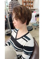 ビハインドザカーテン(BEHIND THE CURTAIN)&nbsp;癖を活かしたパーマ×明るい白髪染め×ナチュラルハイライト